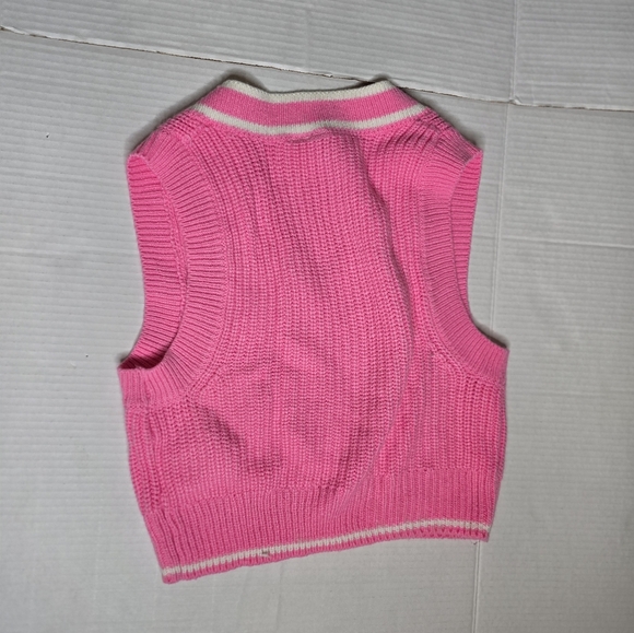 Divided Knit Sweater Vest - Picture 3 of 3